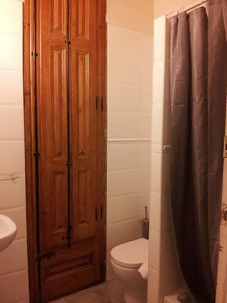 ** Hotel Duo By Somnio Hostels Barcelona Spain